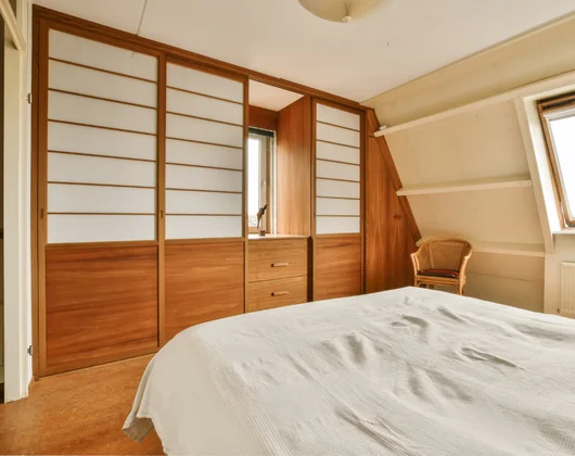 Kast op maat schuine wand